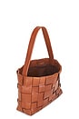 view 4 of 6 BOLSO TOTE TEJIDO in Chestnut