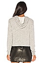 view 3 of 4 SWEAT À CAPUCHE CROPPED WARRIOR ARCH in Heather Grey