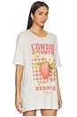 view 2 of 4 CAMISETA TAMAÑO GRANDE COWBOY COUNTRY BERRIES in Bone