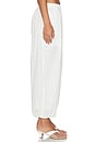 view 3 of 6 PANTALÓN TIPO GENIE LOUIS in White