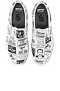 view 4 of 6 x Ashley Williams Classic Slip-On in Newspaper & True White