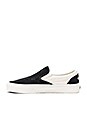view 5 of 6 ZAPATILLAS CLÁSICAS BORDADAS SIN CORDONES NATIVE in Black & Marshmallow