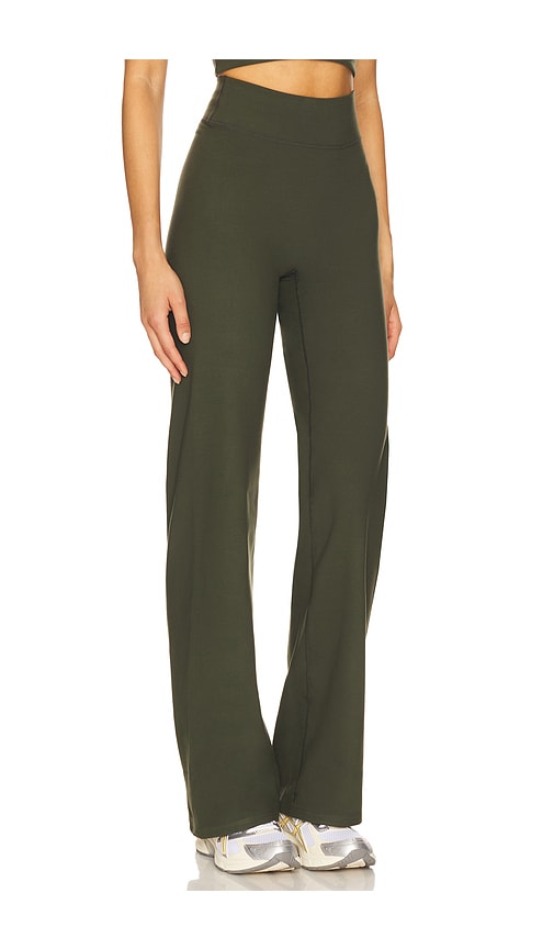 437 The Essentials Pant In Green