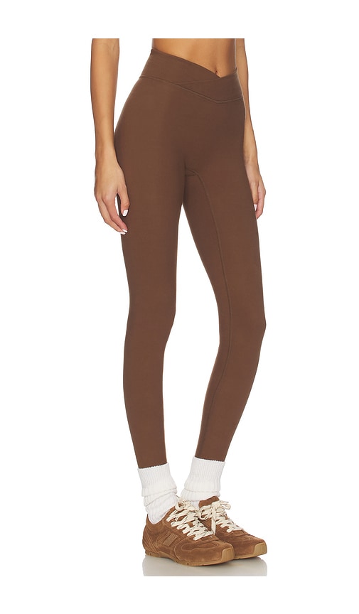 437 The V Legging In Brown