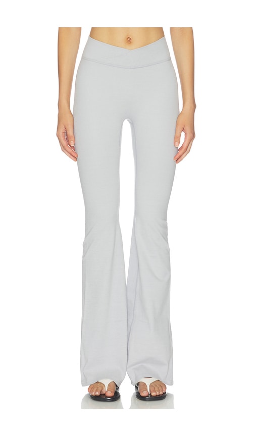 The V Flare Legging