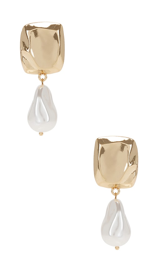 Pearl Drop Earring