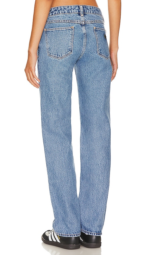  Abrand Jeans Mit Niedrigem Bund Und Geradem Bein In Denim-light. Größe 23. Also In 26, 27, 28, 29, 30, 31, 32, 33. 