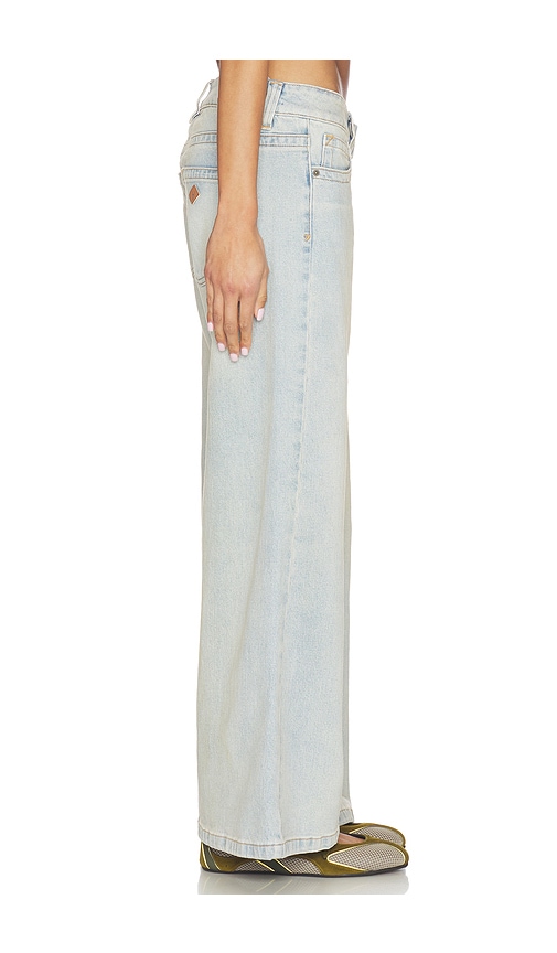 Abrand 00 Wide Leg Jeans In Baby Blue. Taglia 26. Also In 23, 24, 25, 27, 28, 29, 30, 31, 32, 33, 34. 