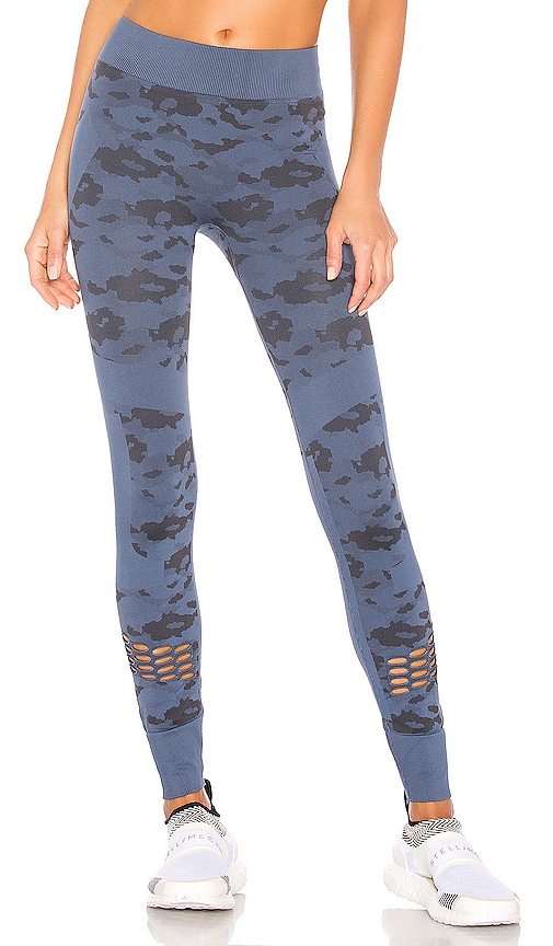 Essential Tight