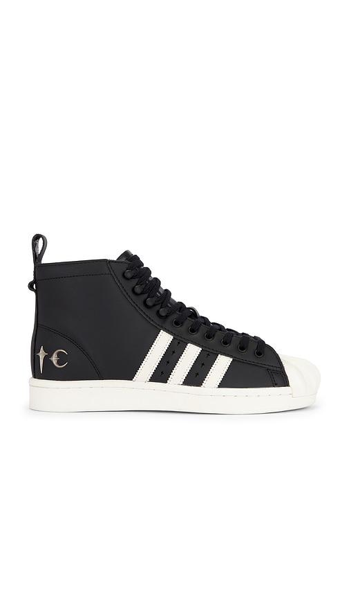 adidas Originals Mid Top Sneaker in Black