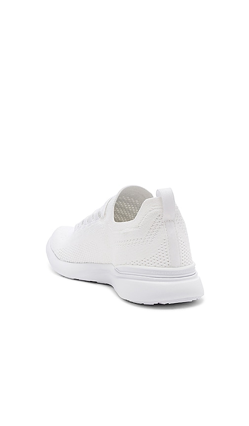 Apl: Athletic Propulsion Labs Zapatilla Deportiva Techloom Bliss En Color Blanco Talla 5  (también En 5.5). 