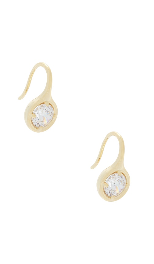 By Adina Eden BOUCLES D'OREILLES BEZEL en Metallic Gold.