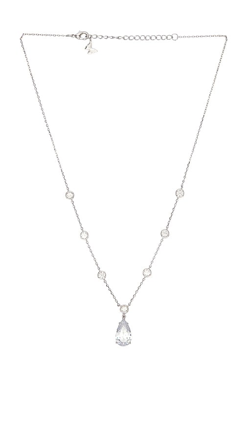 By Adina Eden SAUTOIR PENDENTIF FANCY en Metallic Silver 104 €