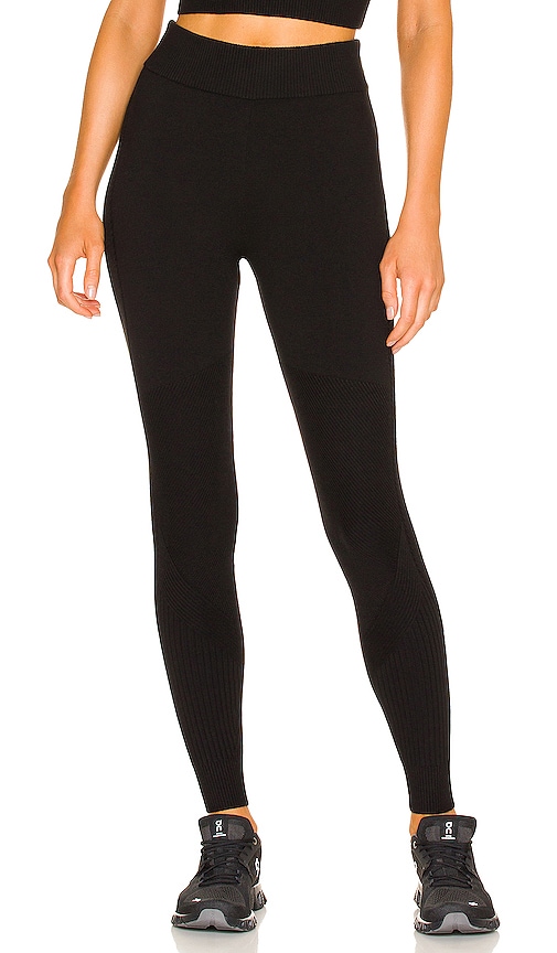 Fit Review! Alala Captain Crop Tight in Black & Bone!