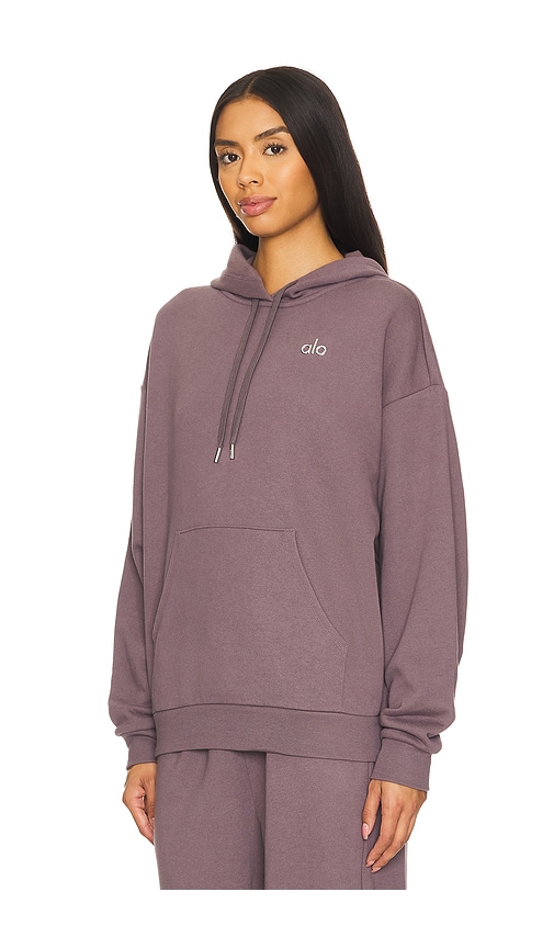 Shop Alo Yoga Accolade Hoodie In Raisinette