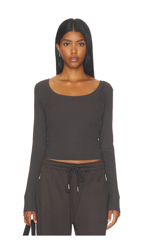 Adanola Rib Scoop Neck Long Sleeve Top in Brown. - size M (also in S, XL, XS)