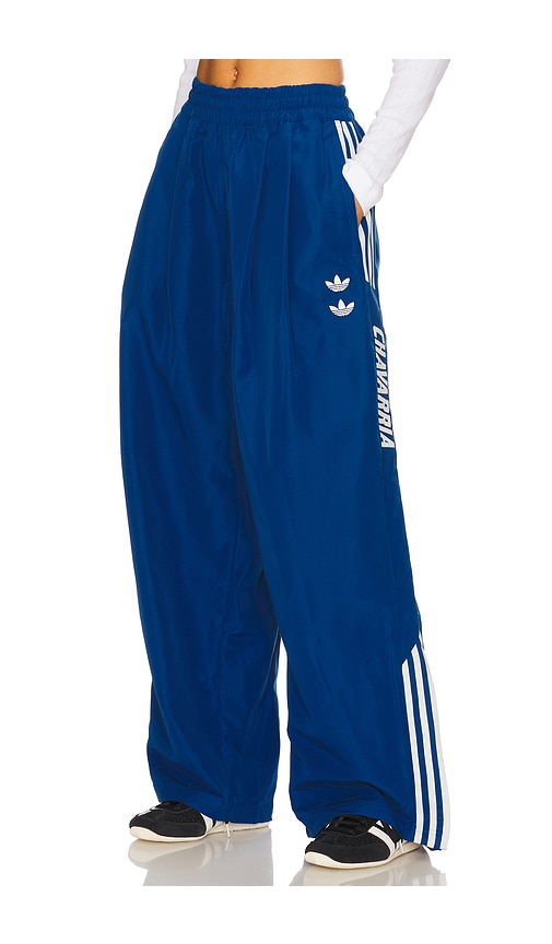 adidas Originals ワイドレッグトラックパンツ - Dark Marine | REVOLVE