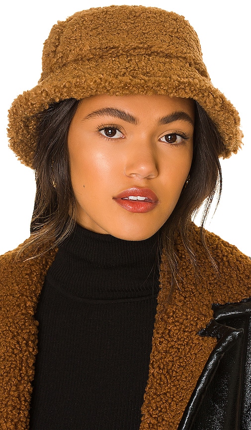 Apparis Amara Faux Fur Hat in Camel | REVOLVE