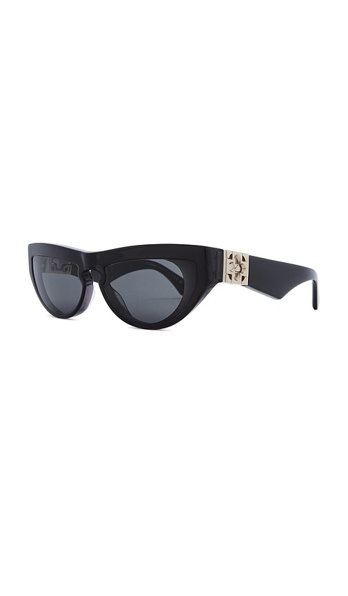 Shop Burberry Cat Eye Sunglasses In 黑色