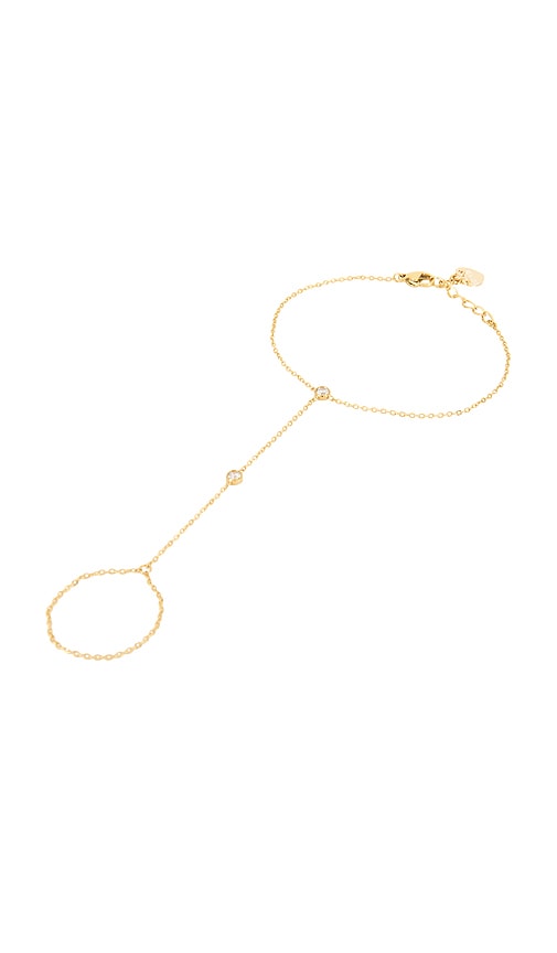Mila Hand Chain in Metallic Gold.