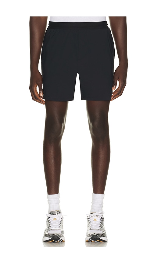 Beyond Yoga SHORT DOUBLÉ WARPLITE RANGE en Black. Taille XL/1X. Also en S, M, L, XXL/2X.