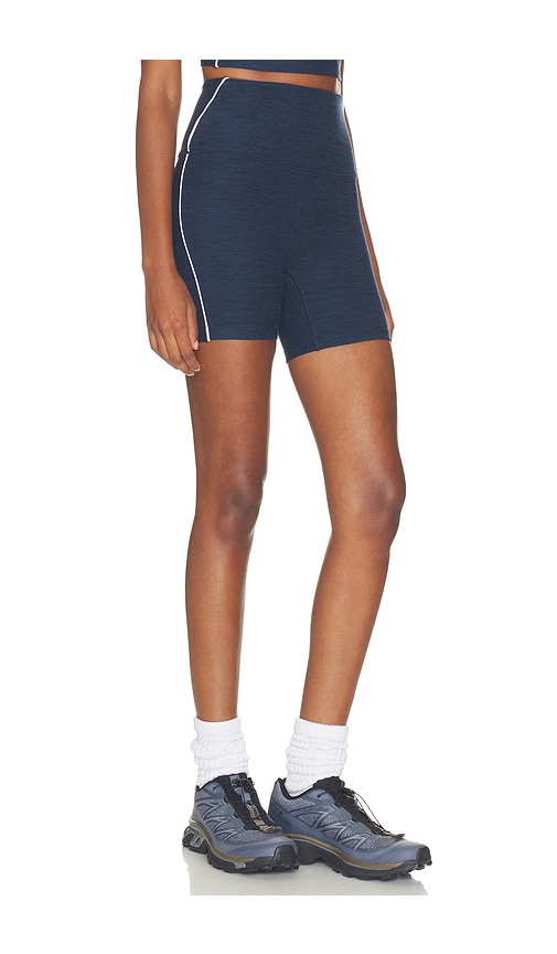 Beyond Yoga Spacedye Streamline 5 Short en Navy. Taille XS. Also en S, M, L.