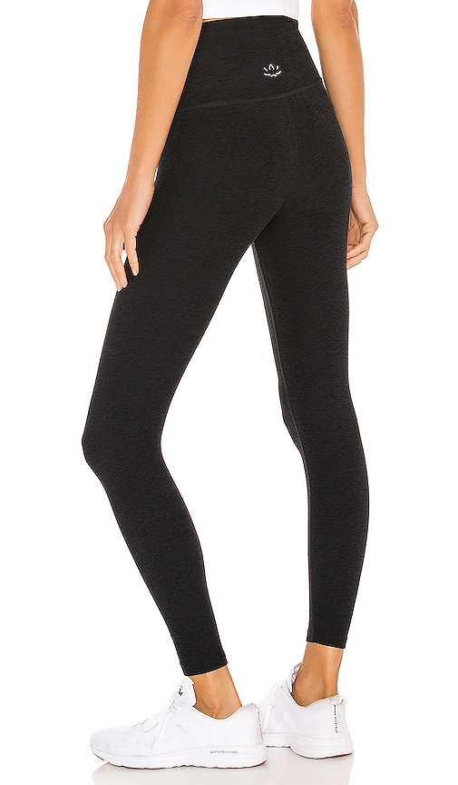  Beyond Yoga Spacedye At Your Leisure High Waisted Midi Legging En Color Negro Talla M  (también En S, Xl, Xs). 