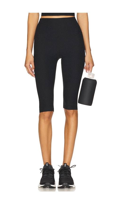 High Waisted Pedal Pusher Legging in Black. - size L (also in M, S, XS) - Beyond Yoga - Modalova