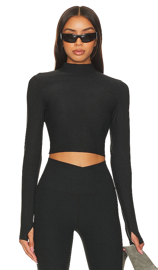 Beyond Yoga Featherweight Moving On Cropped Top in Black.