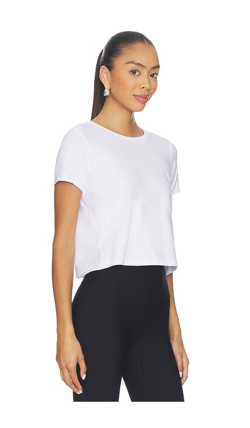  Beyond Yoga Camiseta Recortada Featherweight Supreme En Color Blanco Talla L  (también En M, S, Xl, Xs). 