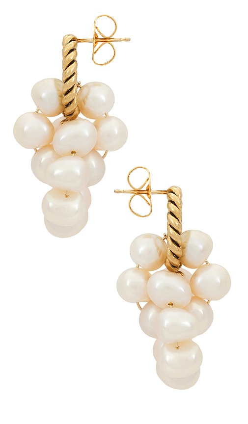 Shop Brinker & Eliza Cloud Nine Earrings In 金色 & 珍珠