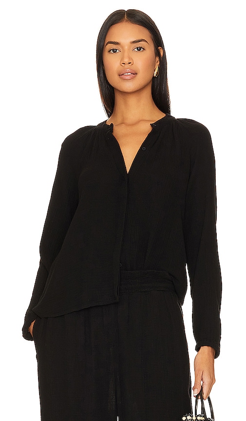 Bella Dahl Long Sleeve Shirred Raglan Shirt in Black REVOLVE