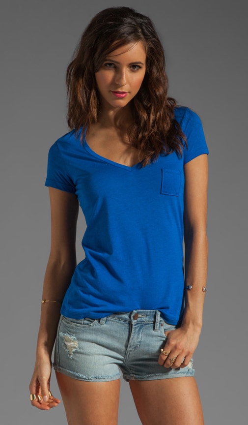 Lookie V Tee