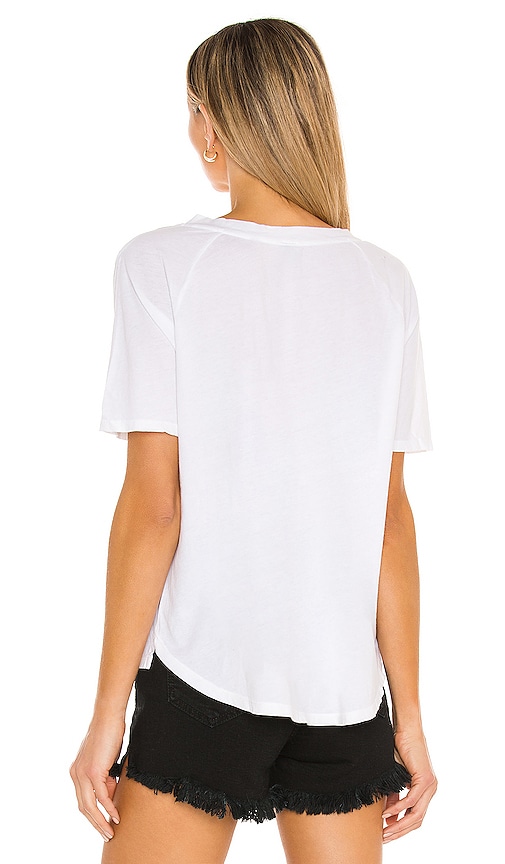  Bobi T-shirt Aus Leichten Jersey Mit V-ausschnitt Und Aufgesetzter Tasche In White. Größe Xs. Also In L. 