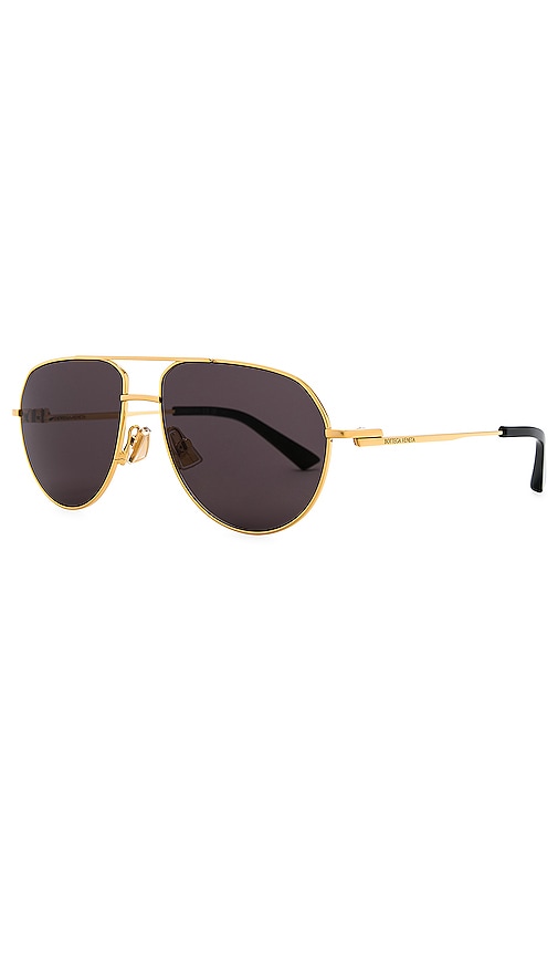 Shop Bottega Veneta Split Pilot Sunglasses In É‡‘è‰²