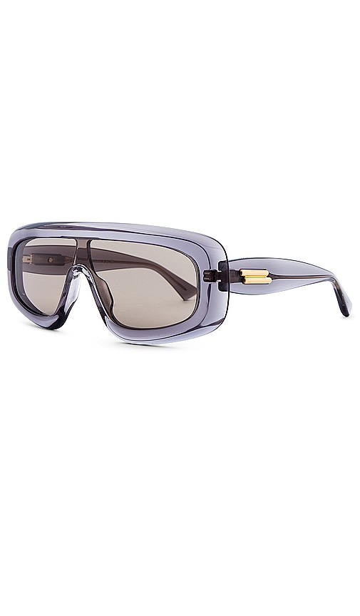 Shop Bottega Veneta Curvy Mask Sunglasses In 仿旧