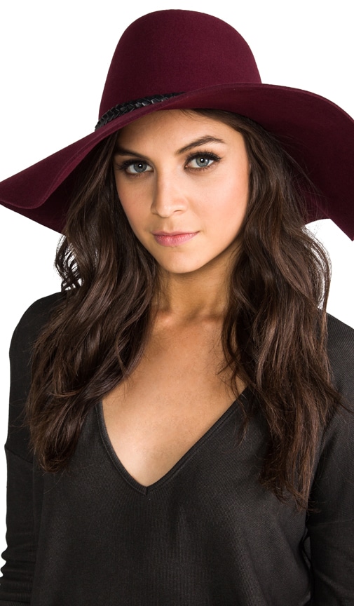 Gia Hat