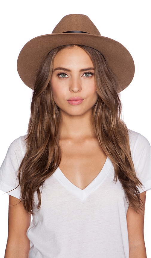 Tara Fedora