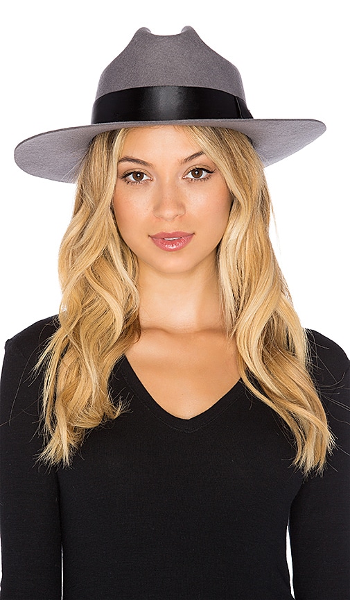 CHAPEAU TARA