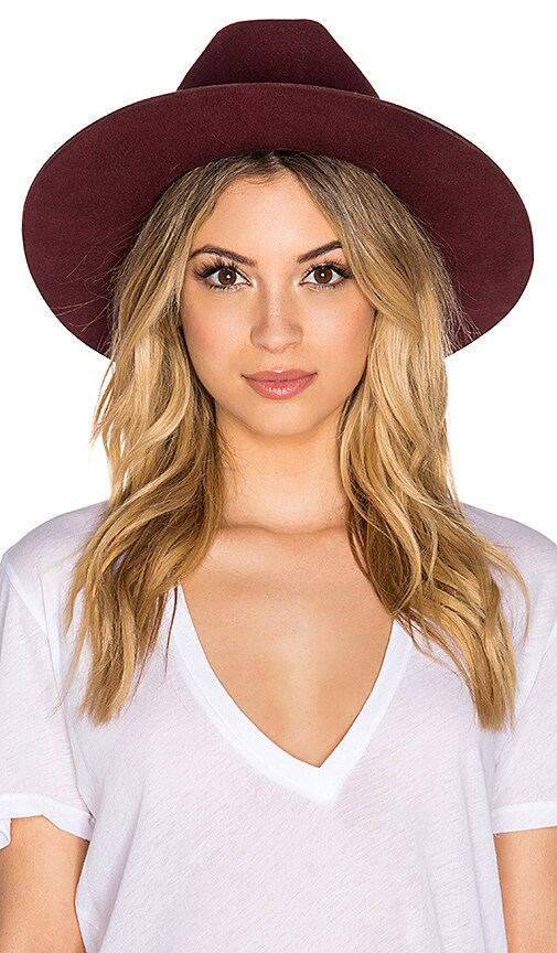Tara Fedora
