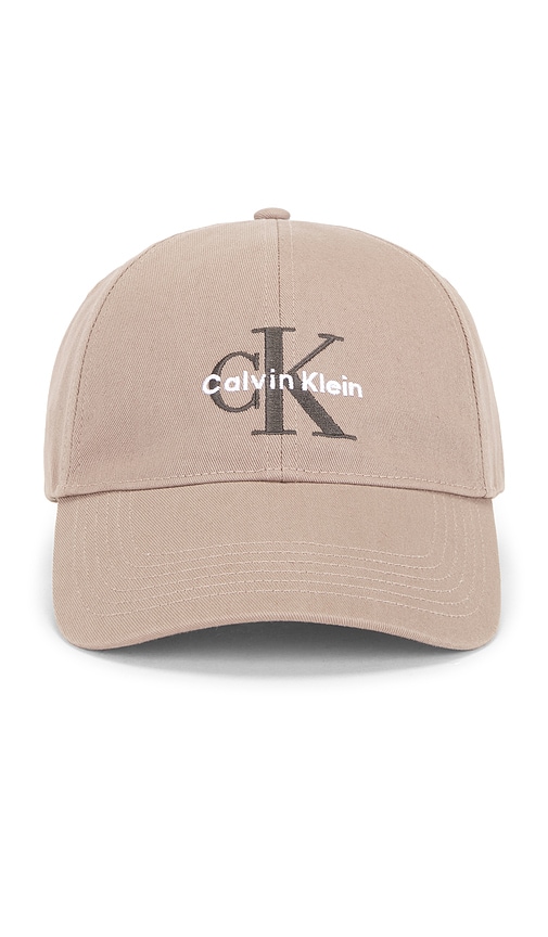 Calvin Klein CASQUETTE en Taupe 42$