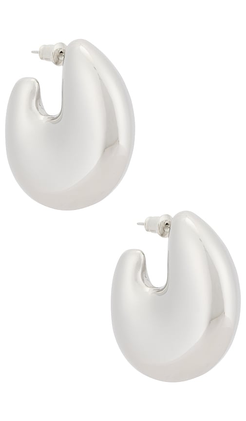 Remy Hoop in Metallic Silver.