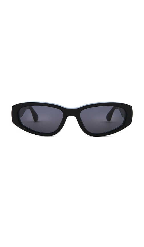 09.3 Sunglasses in Black.