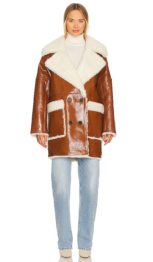 Shop Citizens Of Humanity Elodie Shearling Coat In Camel Shiny Napa