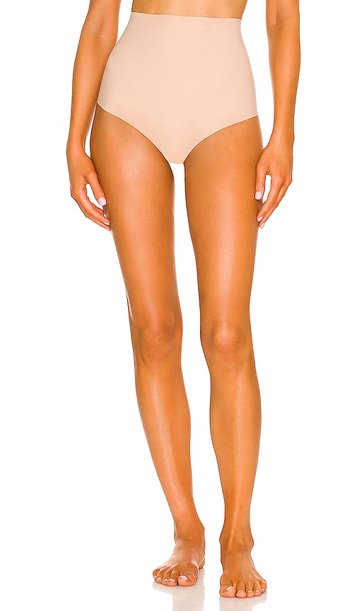 Commando TANGA CONTROL En Beige REVOLVE