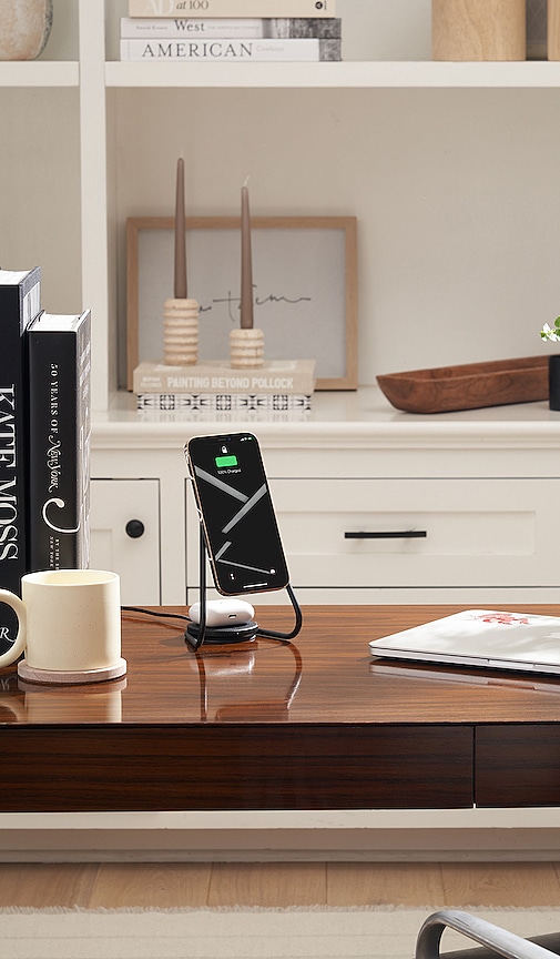 Shop Courant Mag: 2 Classics Magnetic Charging Stand In Black