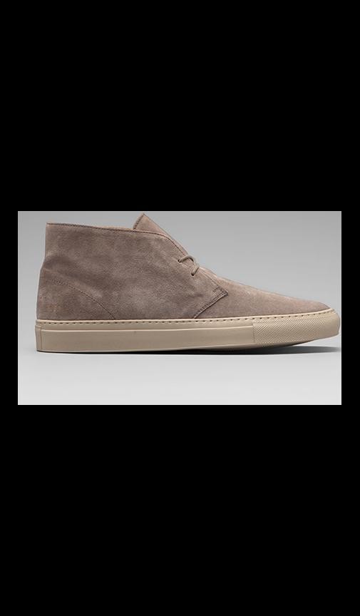 Common Projects Chukka in Suede in Khaki | REVOLVE