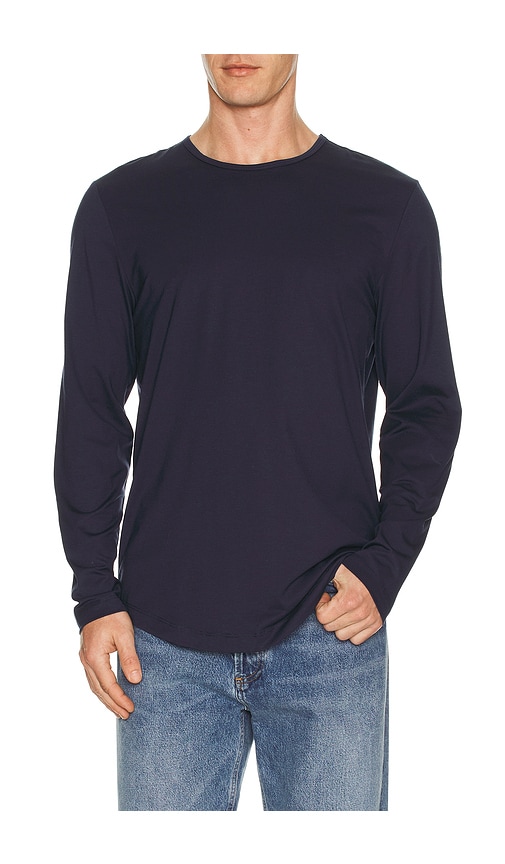 Cuts Ao Long Sleeve Curve Hem Tee