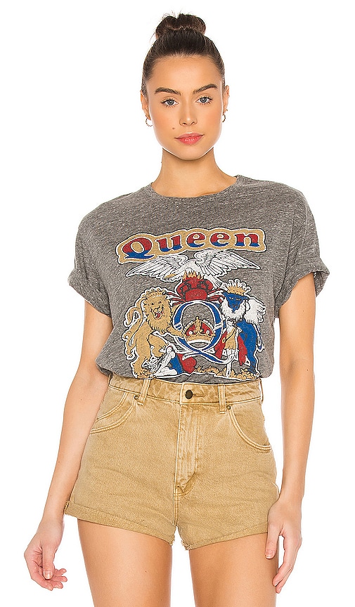 daydreamer queen of hearts tee