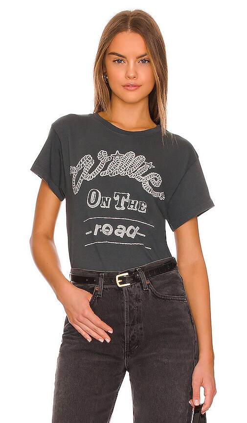 DAYDREAMER Willie Nelson On The Road Tour Tee in Vintage Black